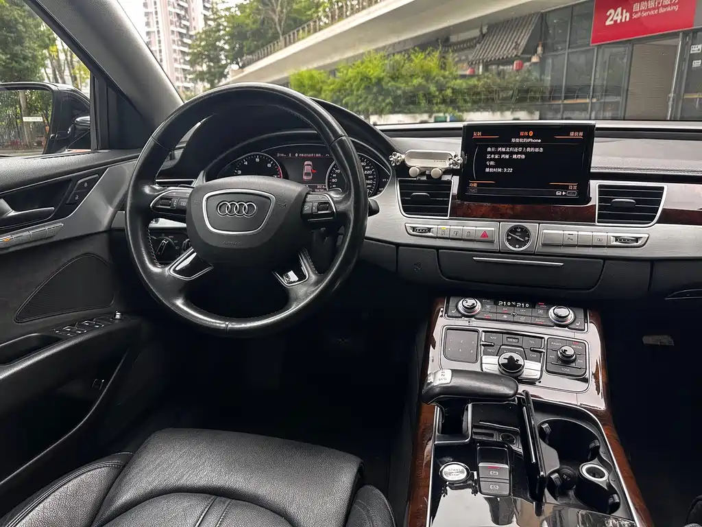 Audi A8 2016 — фото 13