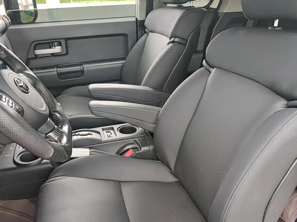 Toyota FJ Cruiser 2018 — фото 9