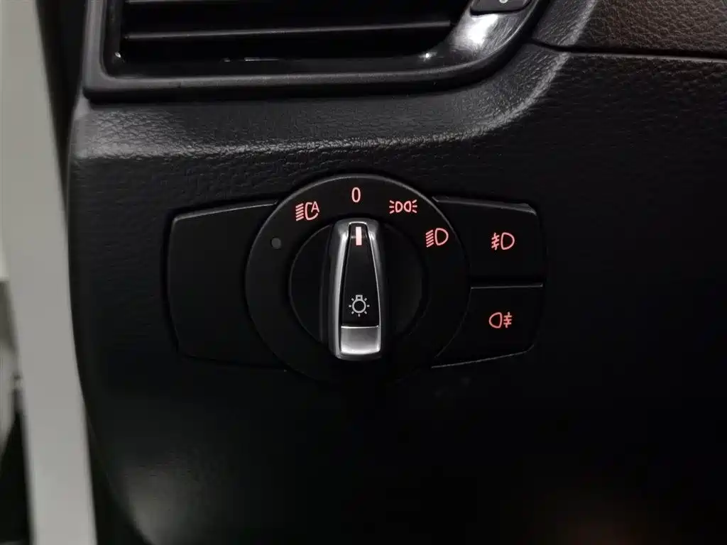 BMW X1 2014 — фото 21