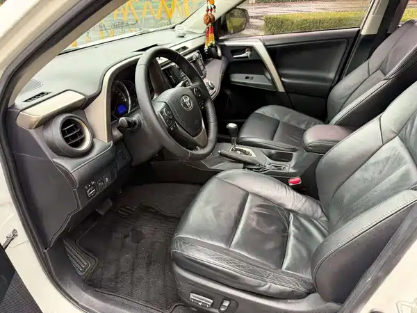 Toyota RAV4 2014