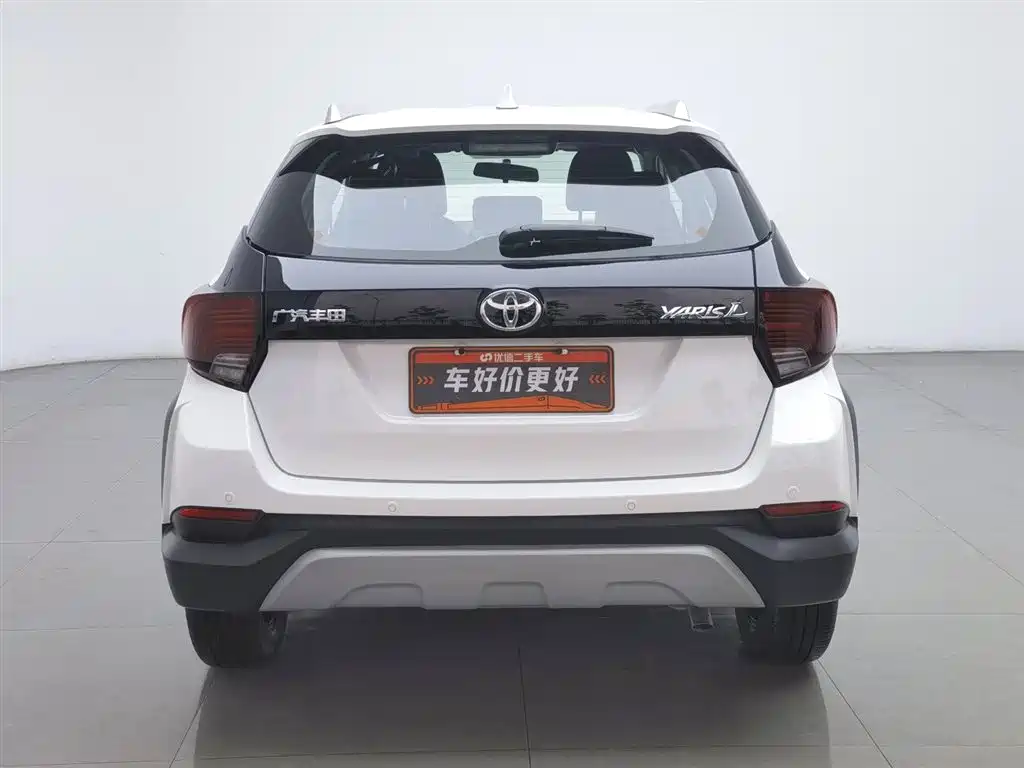 Toyota Yaris L 2022 — фото 4