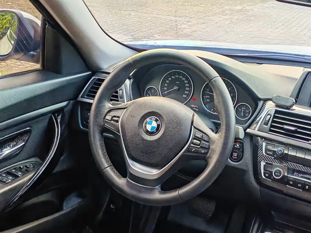 BMW 3 Series GT 2018 — фото 10