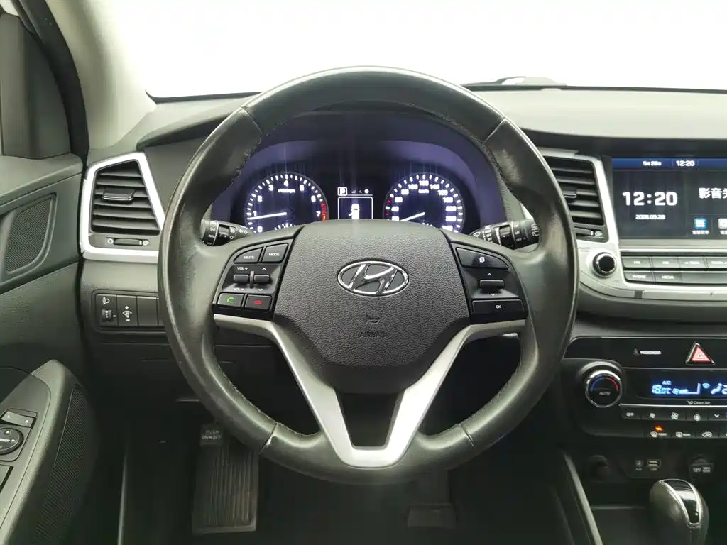 Hyundai Tucson 2018 — фото 11