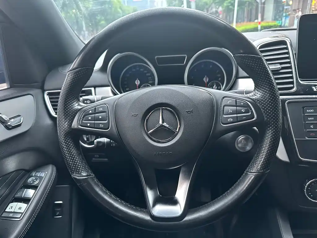 Mercedes-Benz GLE Coupe 2017 — фото 28