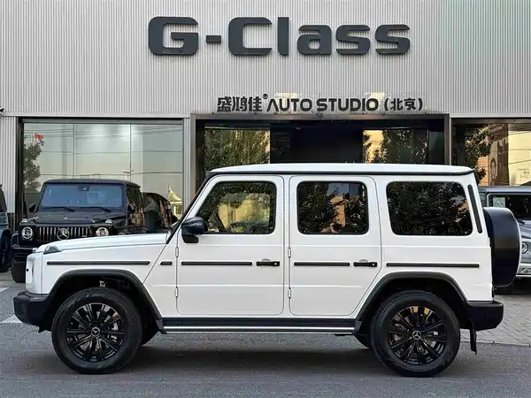 Mercedes-Benz G-Class 2024