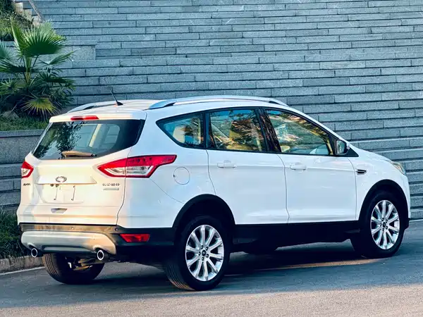 Ford Kuga 2014