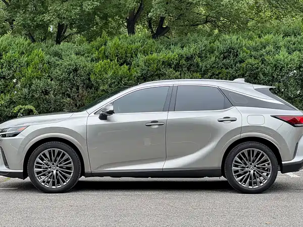 Lexus RX 2025