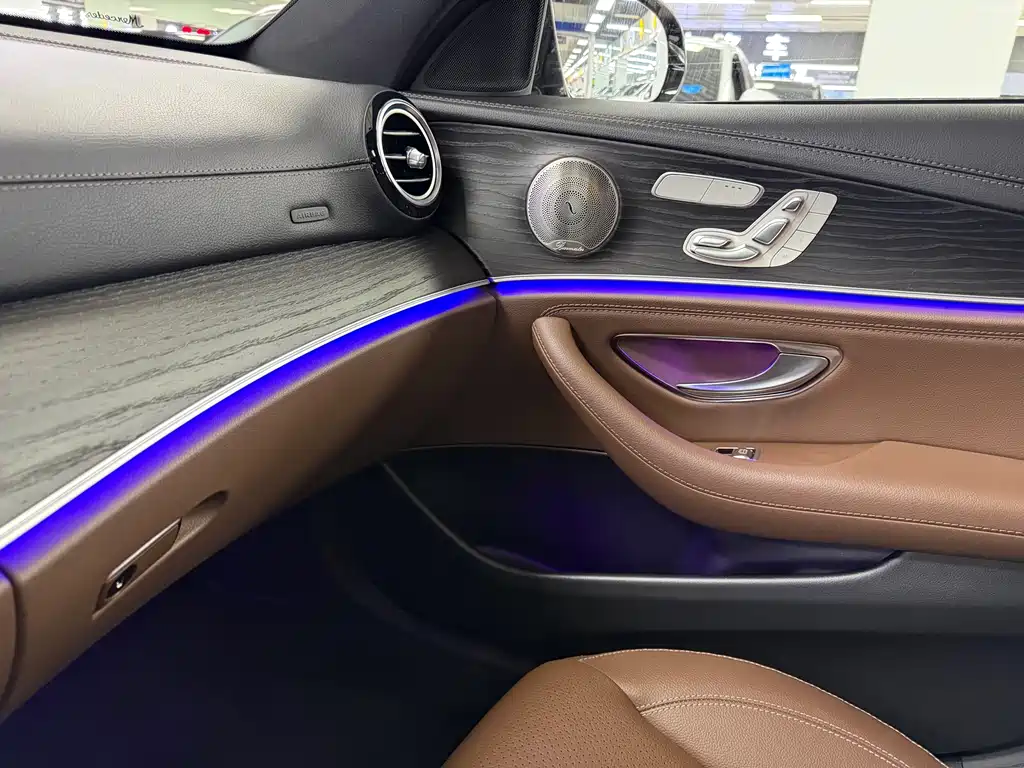 Mercedes-Benz E-Class 2021 — фото 25