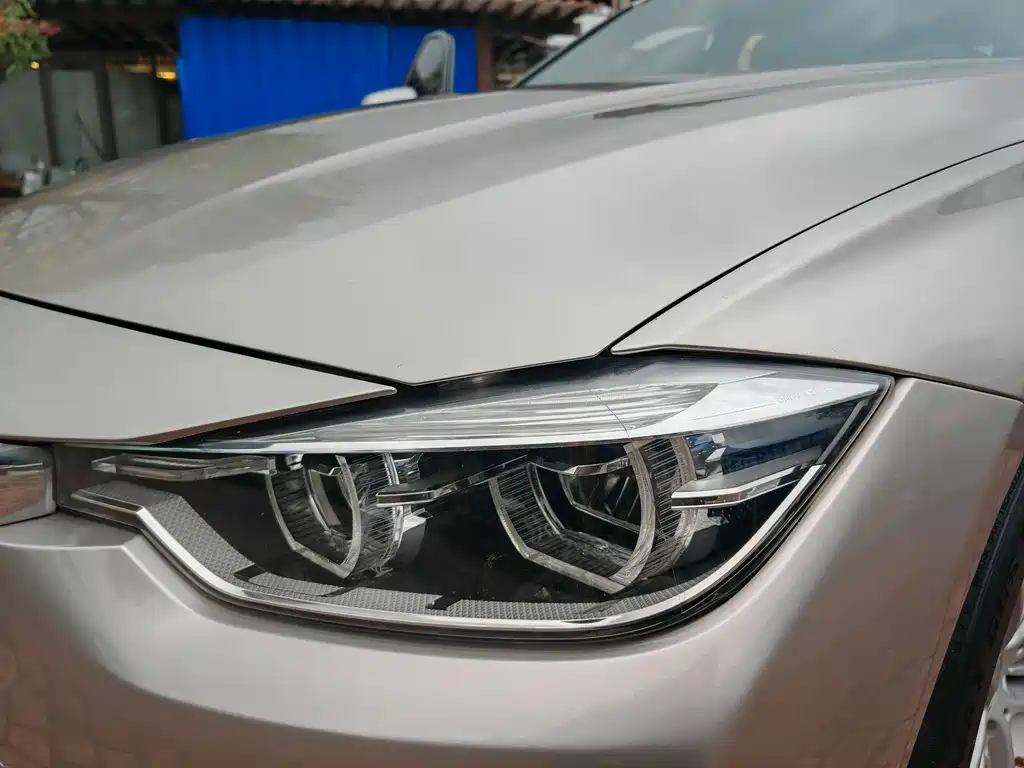 BMW 3 Series 2017 — фото 14