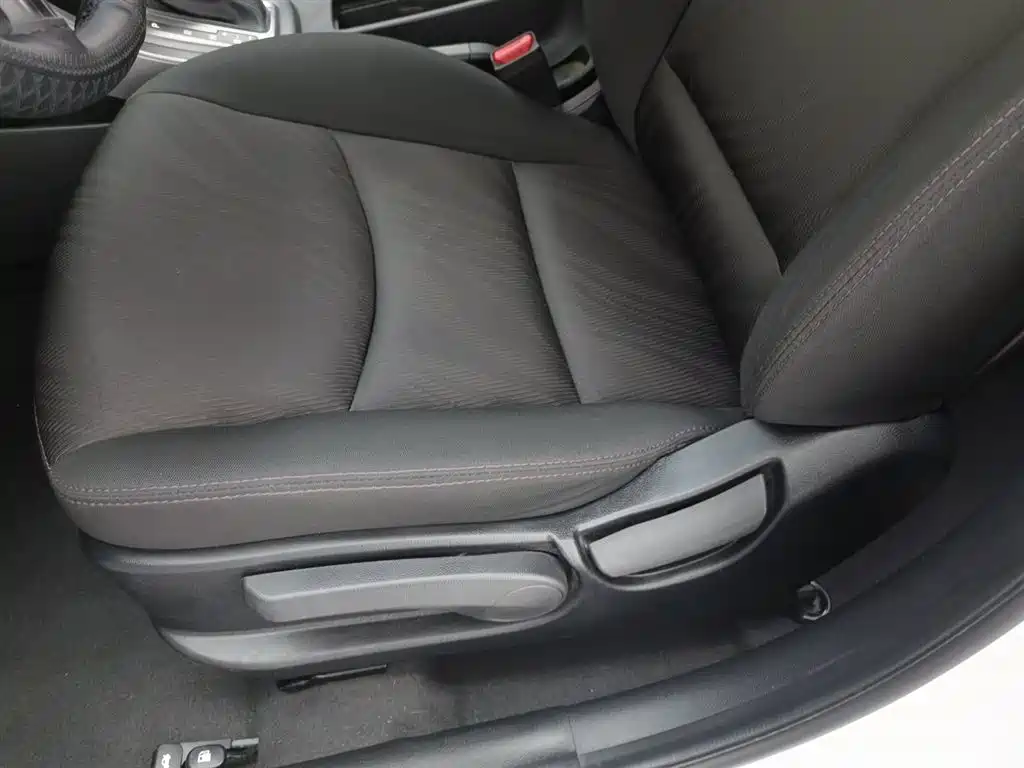 Hyundai Elantra Langdong 2016 — фото 20