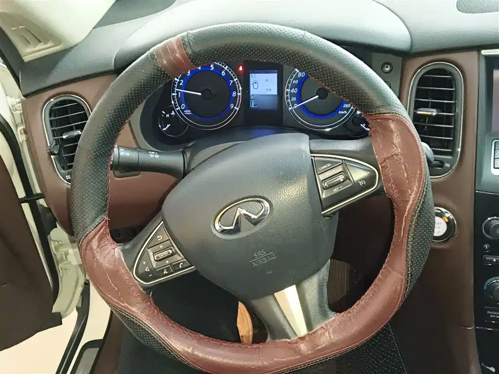 Infiniti QX50 2016 — фото 11