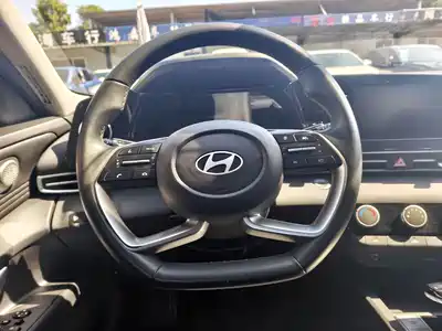 Hyundai Elantra 2024