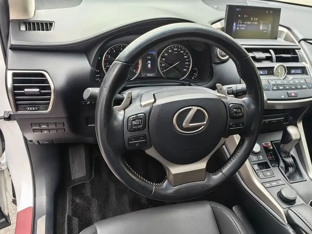 Lexus NX 2017 — фото 24