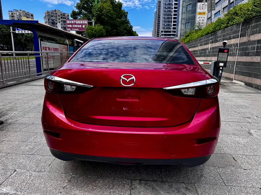 Mazda 3 Axela 2015 — фото 10