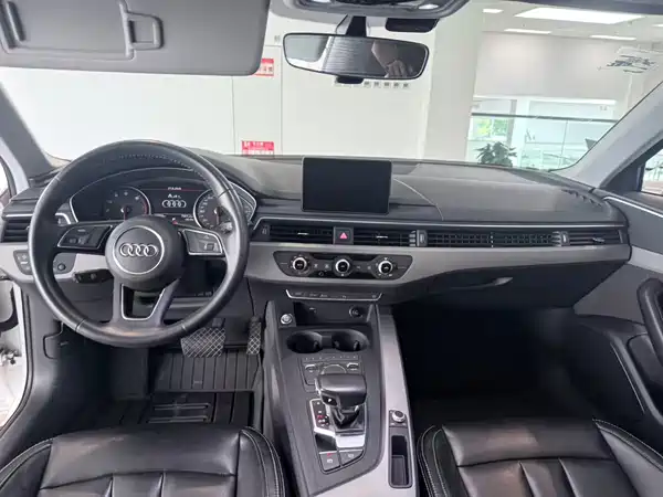Audi A4L 2019