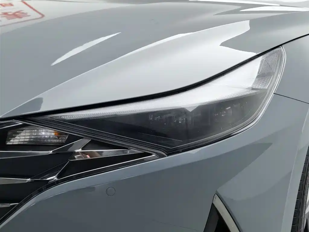 Hyundai Elantra 2023 — фото 7