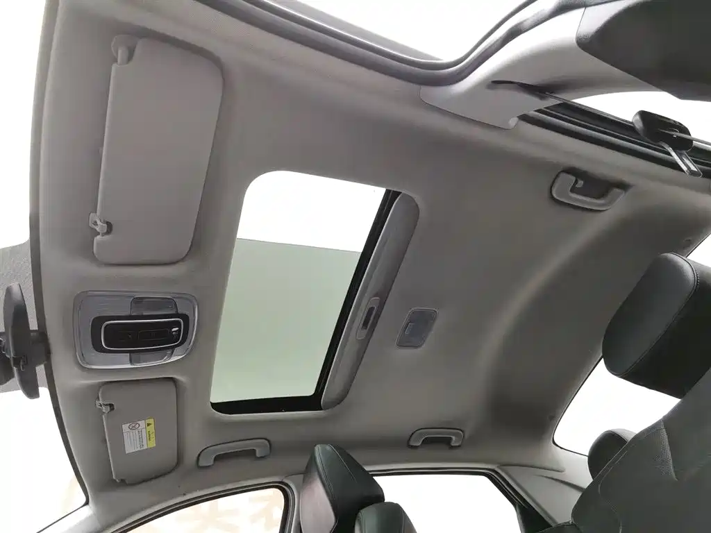 Hyundai Elantra 2023 — фото 14