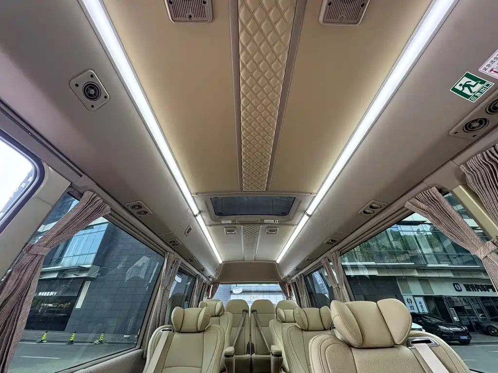 Toyota Coaster 2023 — фото 38