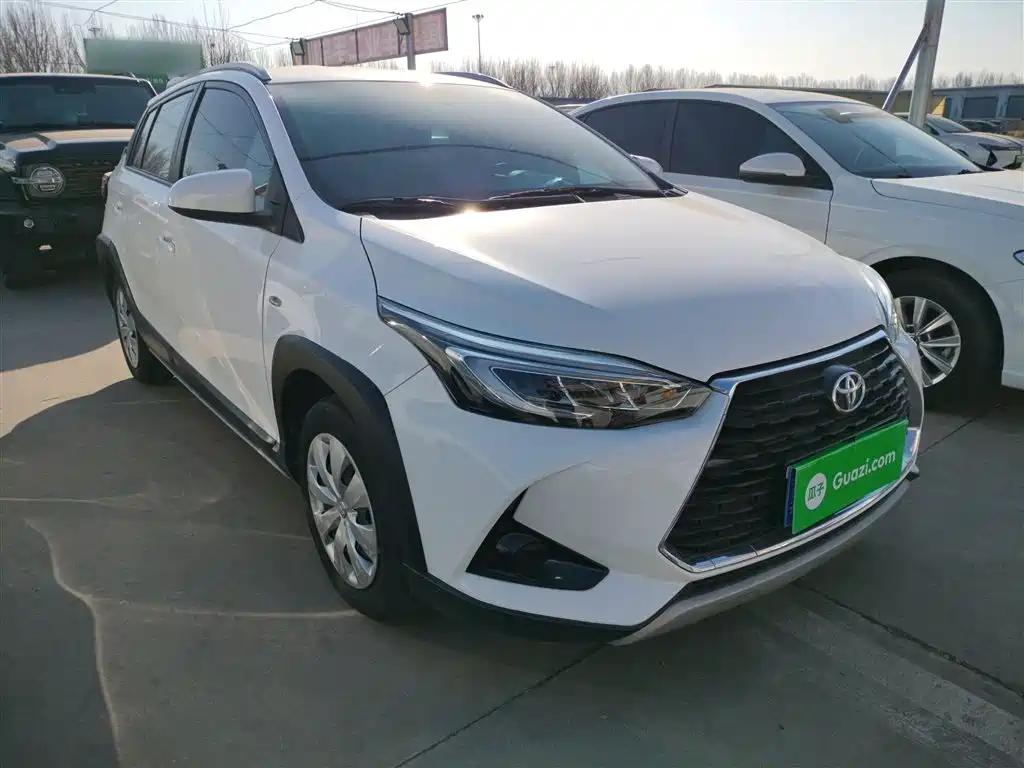 Toyota Yaris L 2022 — фото 4