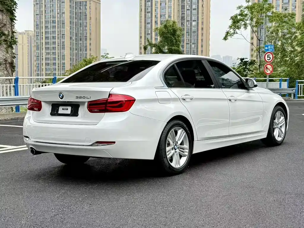 BMW 3 Series 2016 — фото 9