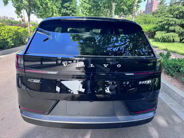 Volvo XC70 Plug-In Hybrid 2026