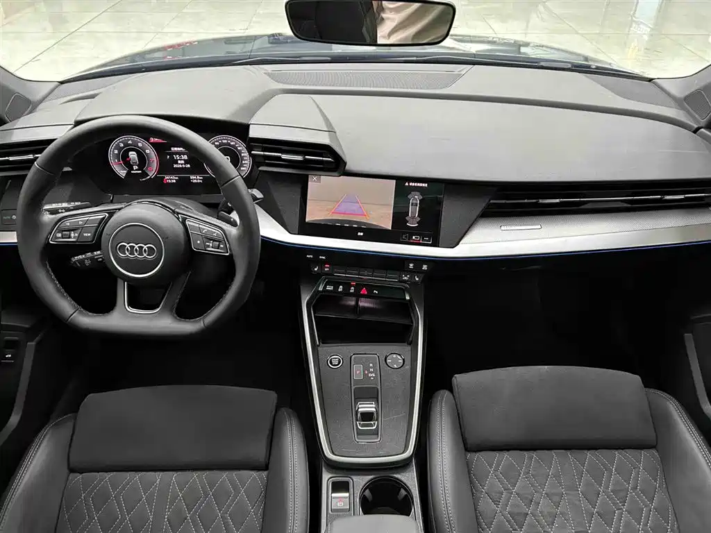 Audi A3 2023 — фото 2