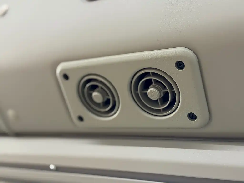 Toyota Coaster 2023 — фото 41