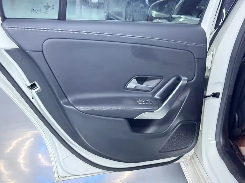 Mercedes-Benz A-Class 2020 — фото 12