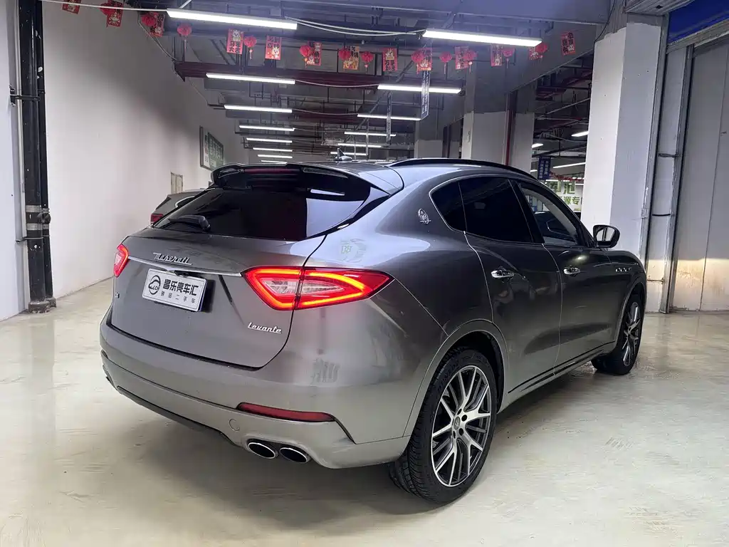 Maserati Levante 2018 — фото 8