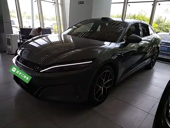 BYD Han L 2025