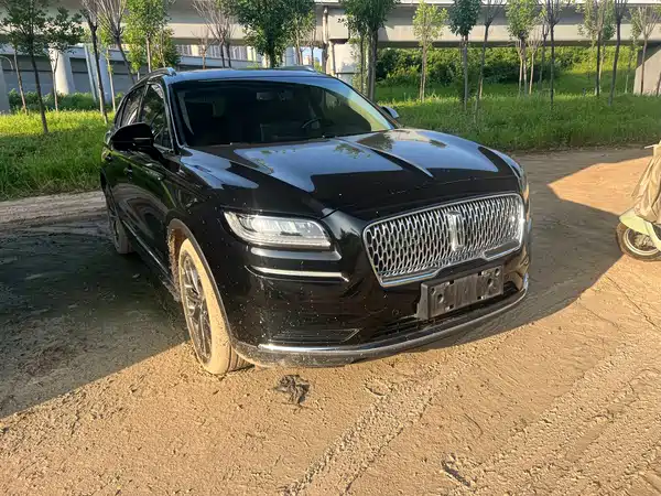 Lincoln Nautilus 2021
