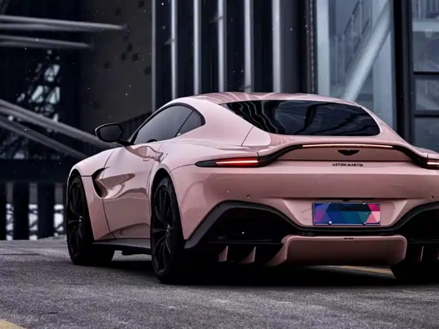 Aston Martin V8 Vantage 2019 — фото 4