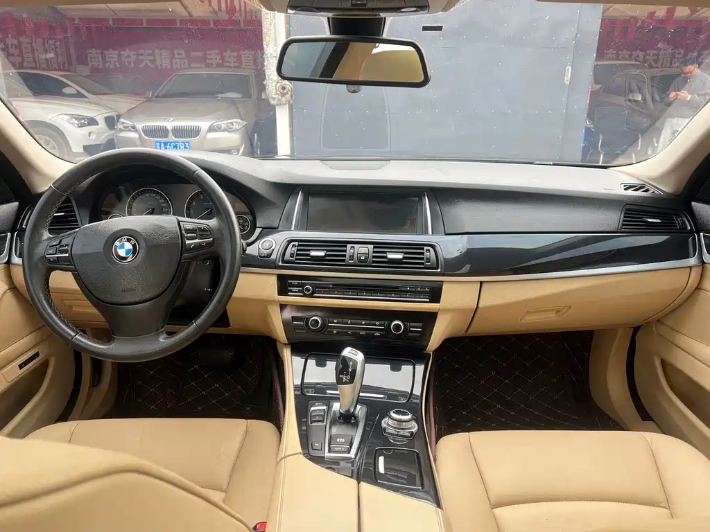 BMW 5 Series 2013 — фото 14
