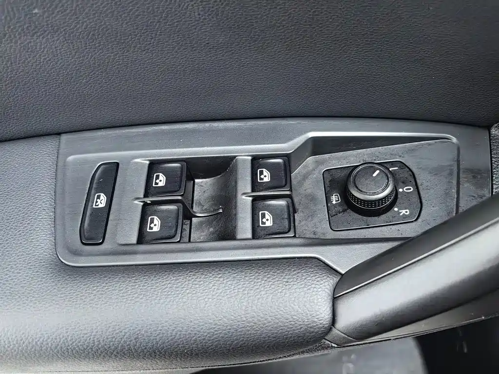 Volkswagen Tiguan L 2021 — фото 7