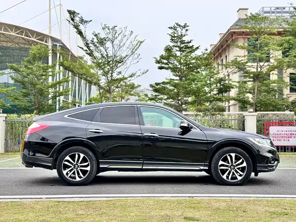 Honda Crosstour 2016