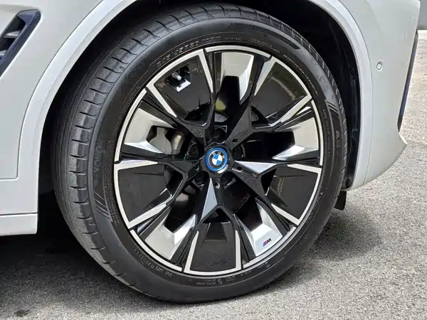 BMW iX3 2021