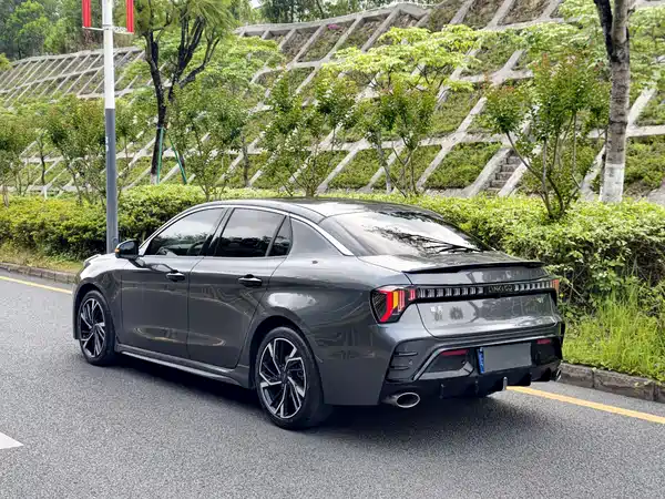 Lynk & Co 03 2023