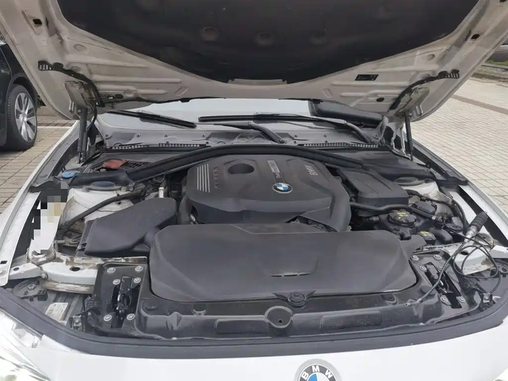 BMW 3 Series 2018 — фото 11