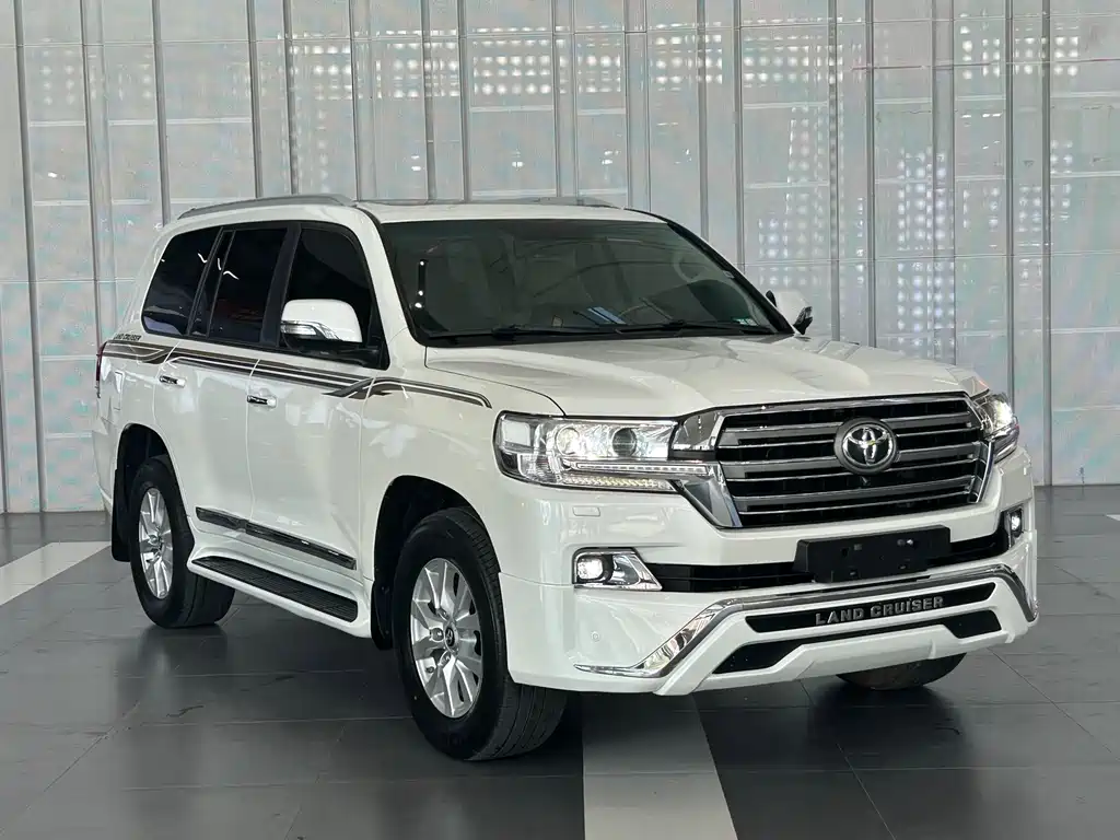 Toyota Land Cruiser 2018 — фото 2