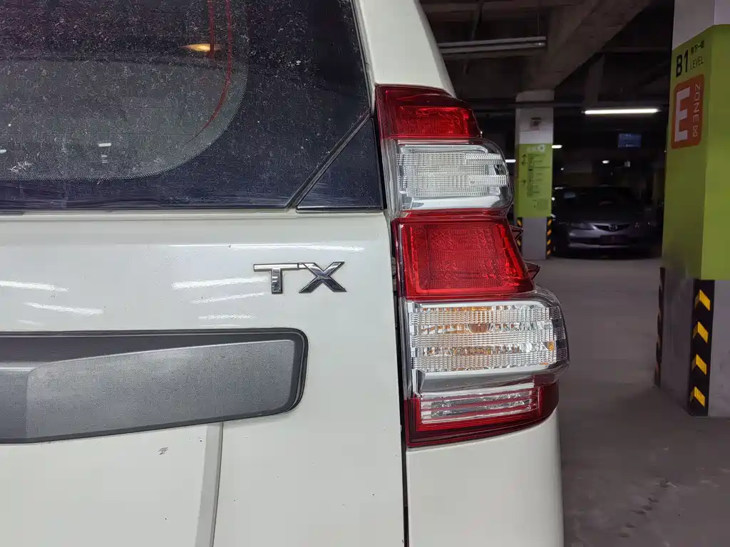 Toyota Prado 2016 — фото 13