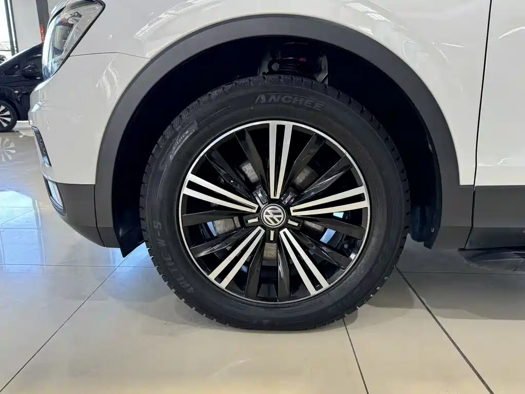 Volkswagen Tiguan L 2019 — фото 13