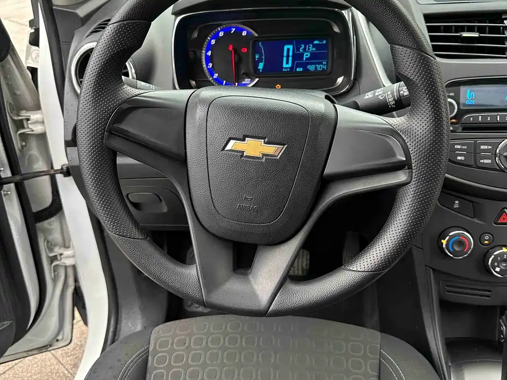Chevrolet Trax 2015 — фото 16