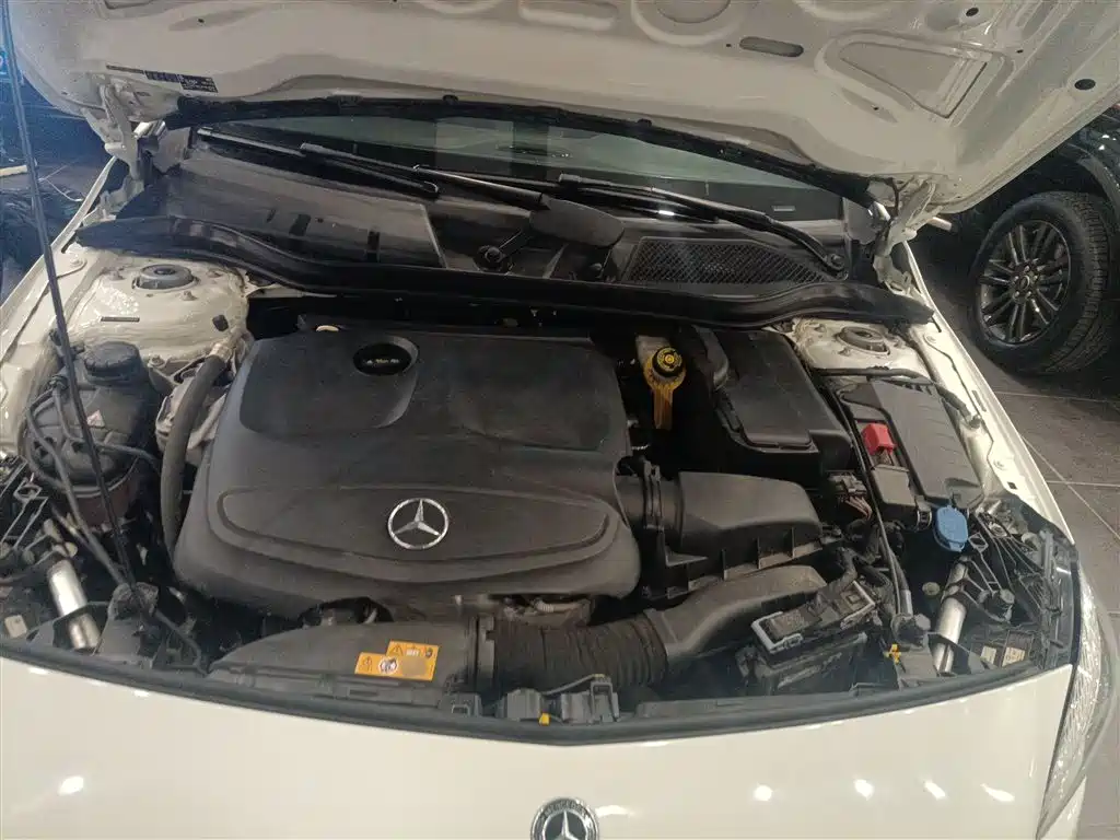 Mercedes-Benz A-Class 2017 — фото 13