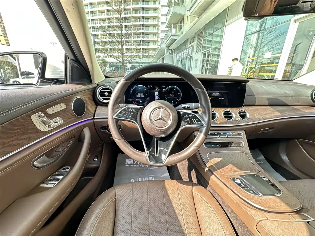 Mercedes-Benz E-Class 2023 — фото 14