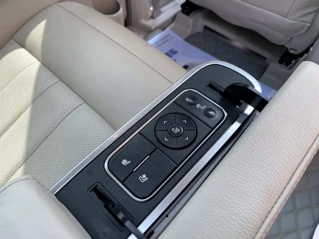 GAC Motor Trumpchi M8 2018 — фото 10