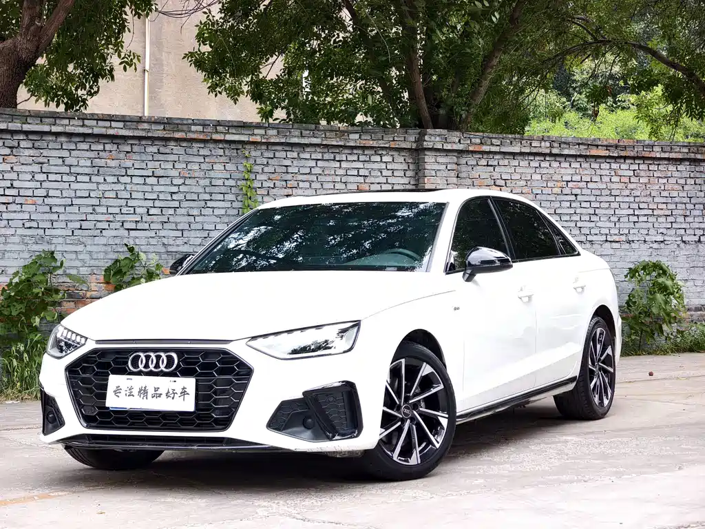 Audi A4L 2023 — фото 1