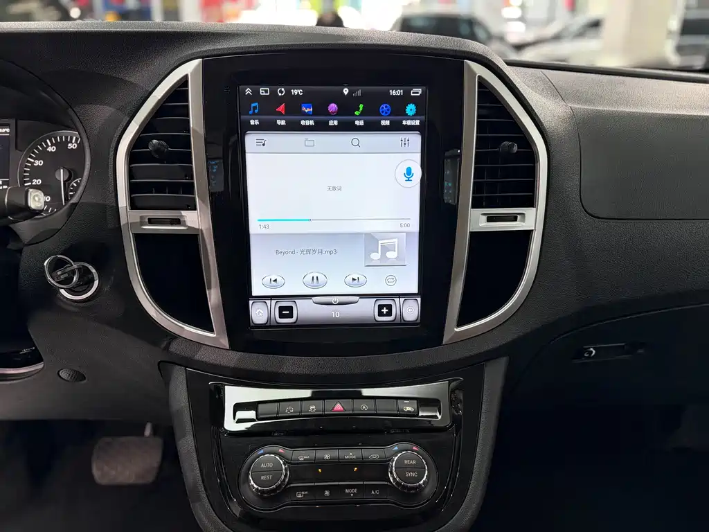 Mercedes-Benz Vito 2019 — фото 10