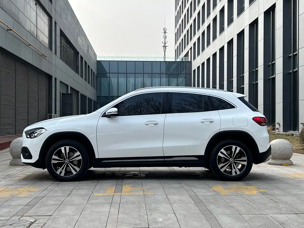 Mercedes-Benz GLA 2023 — фото 7