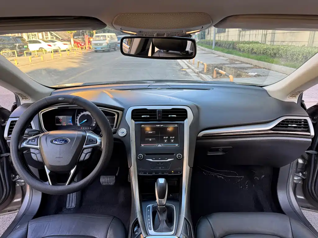 Ford Mondeo 2014 — фото 10