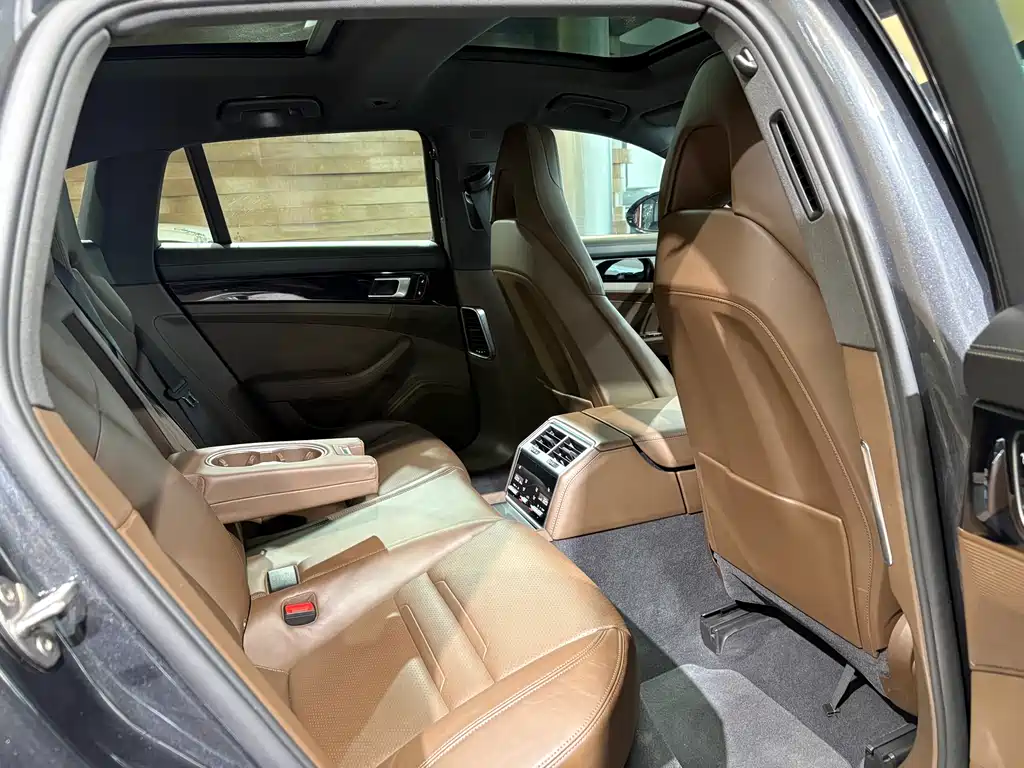Porsche Panamera 2018 — фото 19